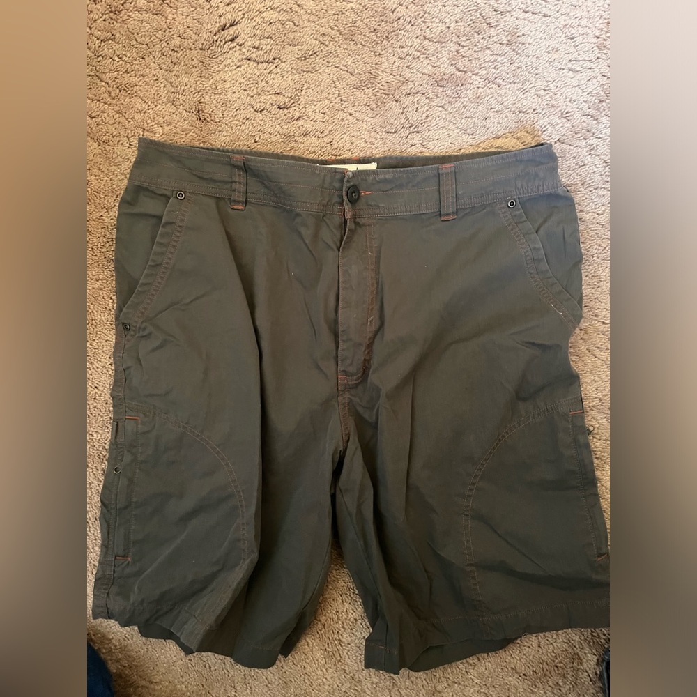 Island by Basic Options Men’s Dark Green Shorts Size 38